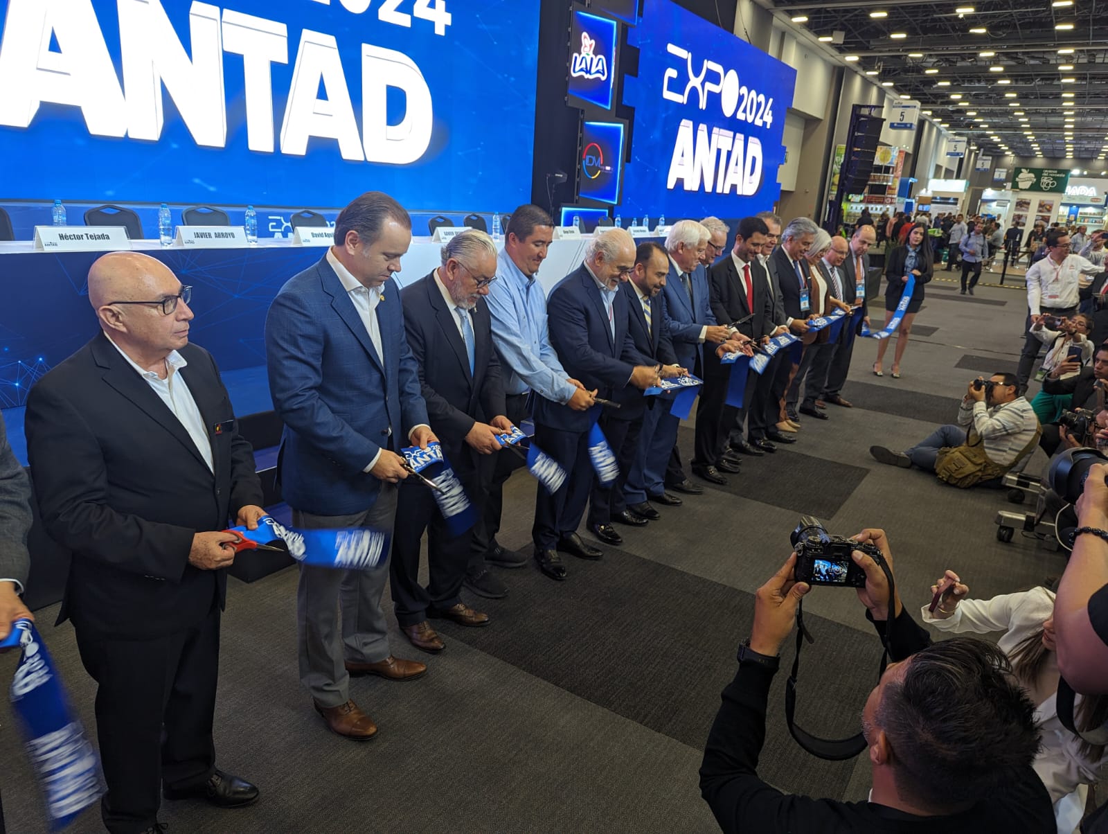 Inicia Expo ANTAD 2024 el evento líder en comercio moderno de